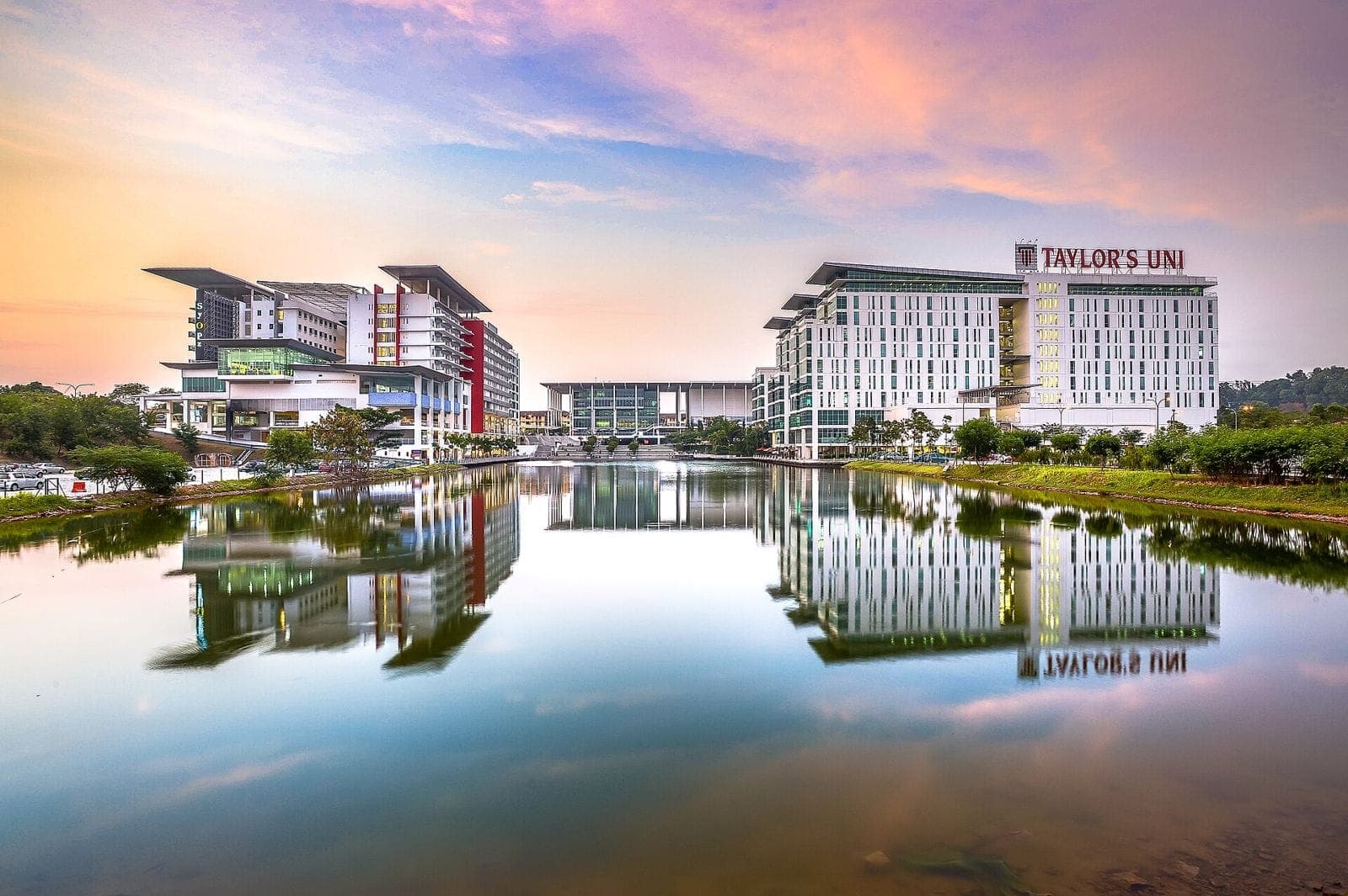 Taylor's University Lakeside Campus: the campus across the lake