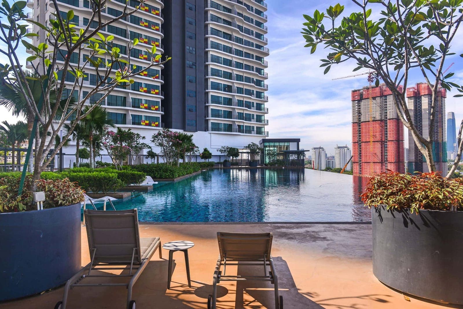 Datum Jelatek: the infinity pool