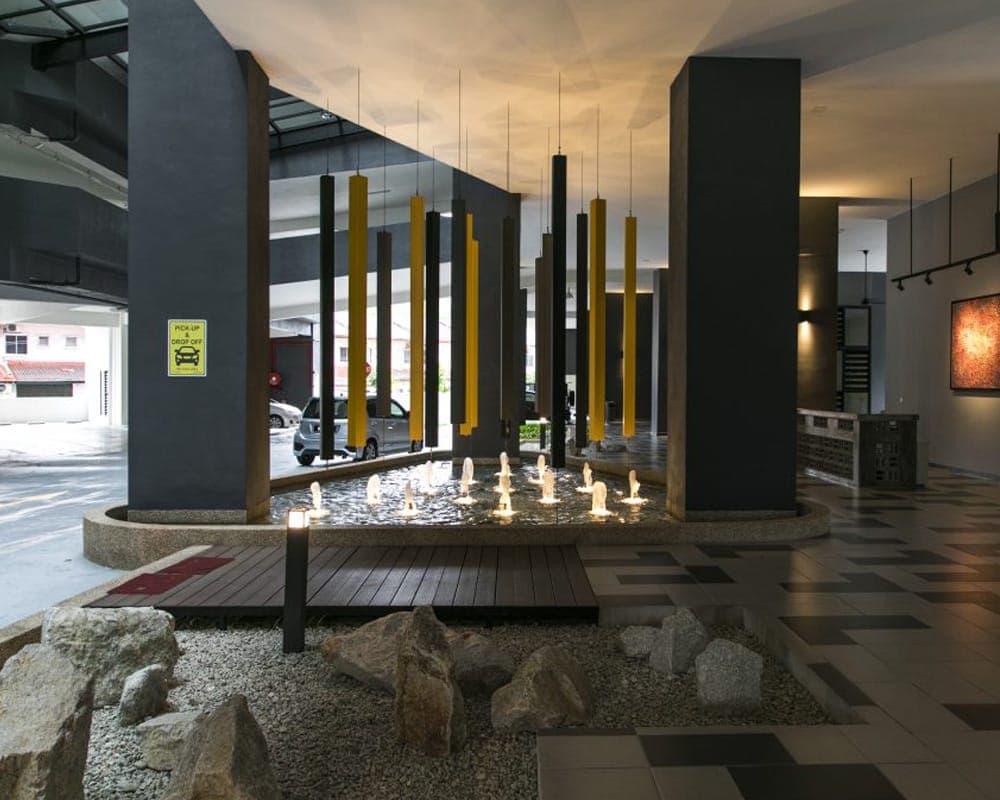 D'Sands Residence: the drop-off
