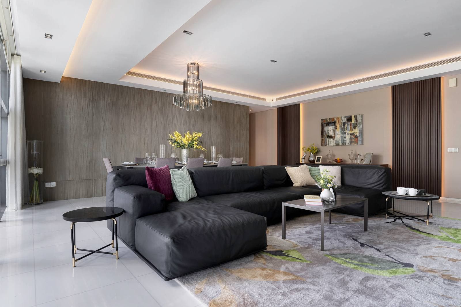 Le Nouvel KLCC: living room, 1,722 sq ft show unit
