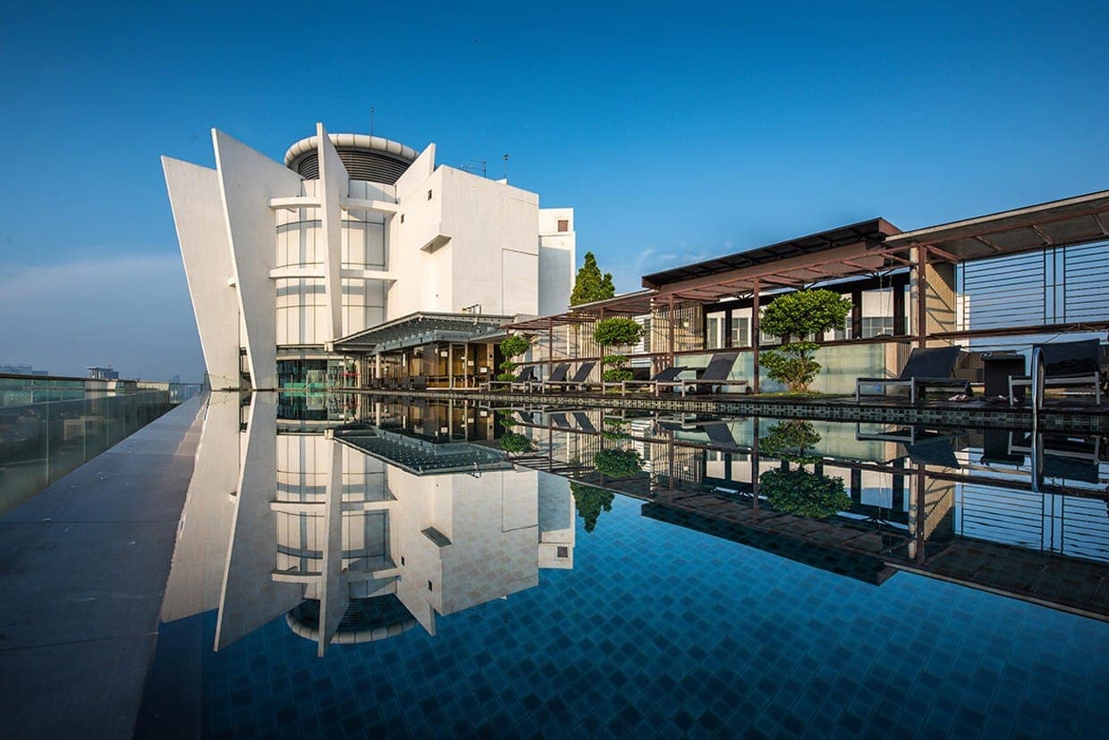 Regalia Serviced Residence: the pool