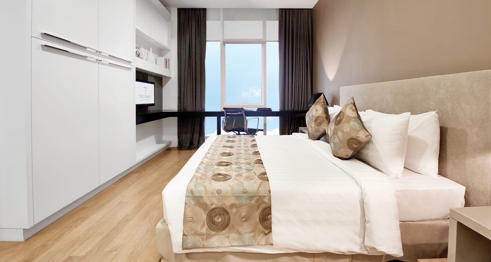 The Face Suites: a bedroom