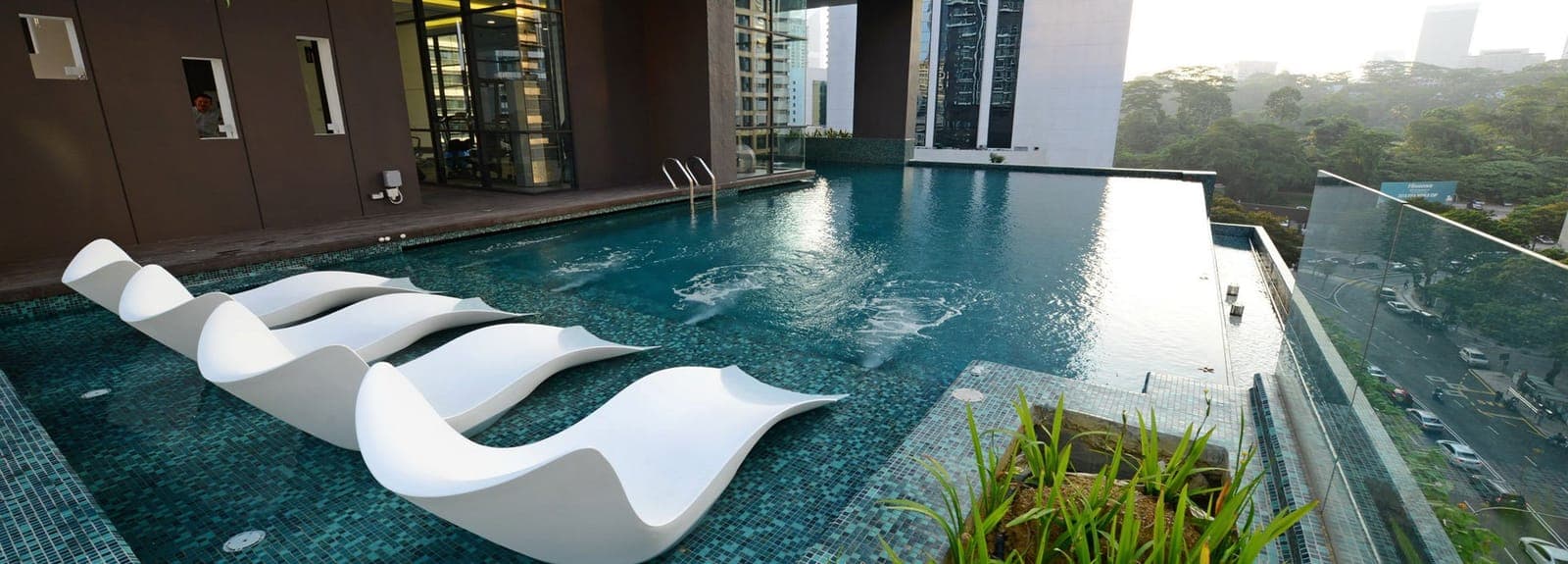 The Manhattan: the pool