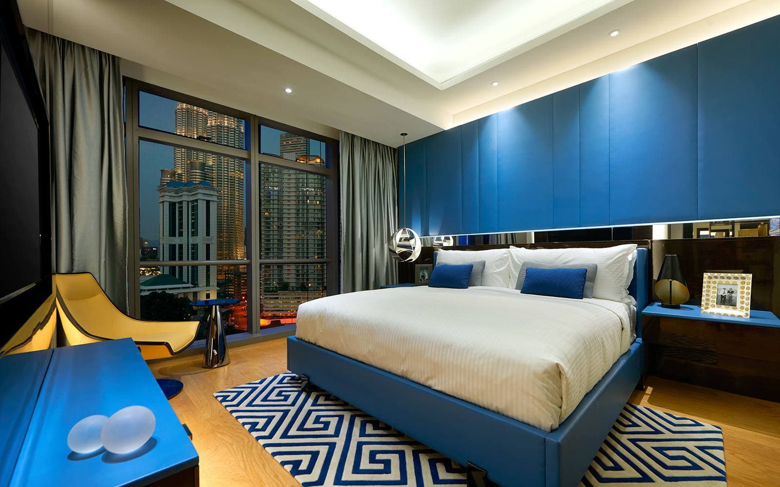 The Ritz-Carlton Residences Kuala Lumpur: bedroom, show unit